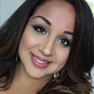 Meet your Posher, Teresa